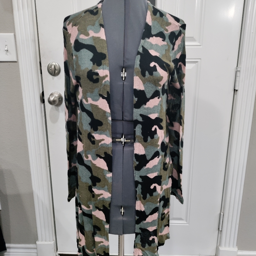 Divided open camo cardigan women's size Small